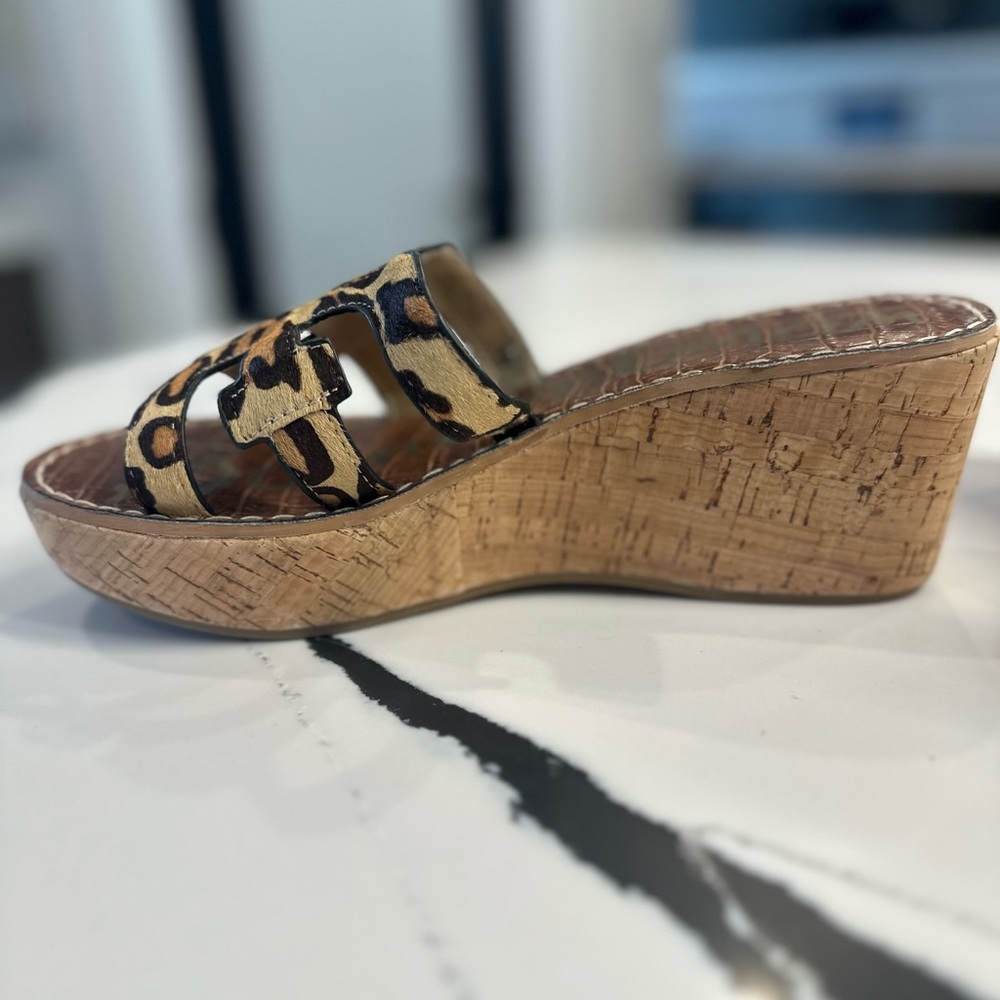 Sam Edelman platform sandal leopard print - Picture 7 of 9